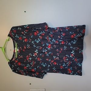 LulaRoe Women’s Floral Tshirt. Size XL. New.
